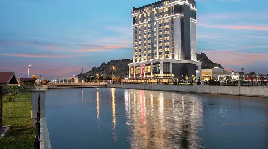 DoubleTree by Hilton Afyonkarahisar hotel exterior and entrance canopy