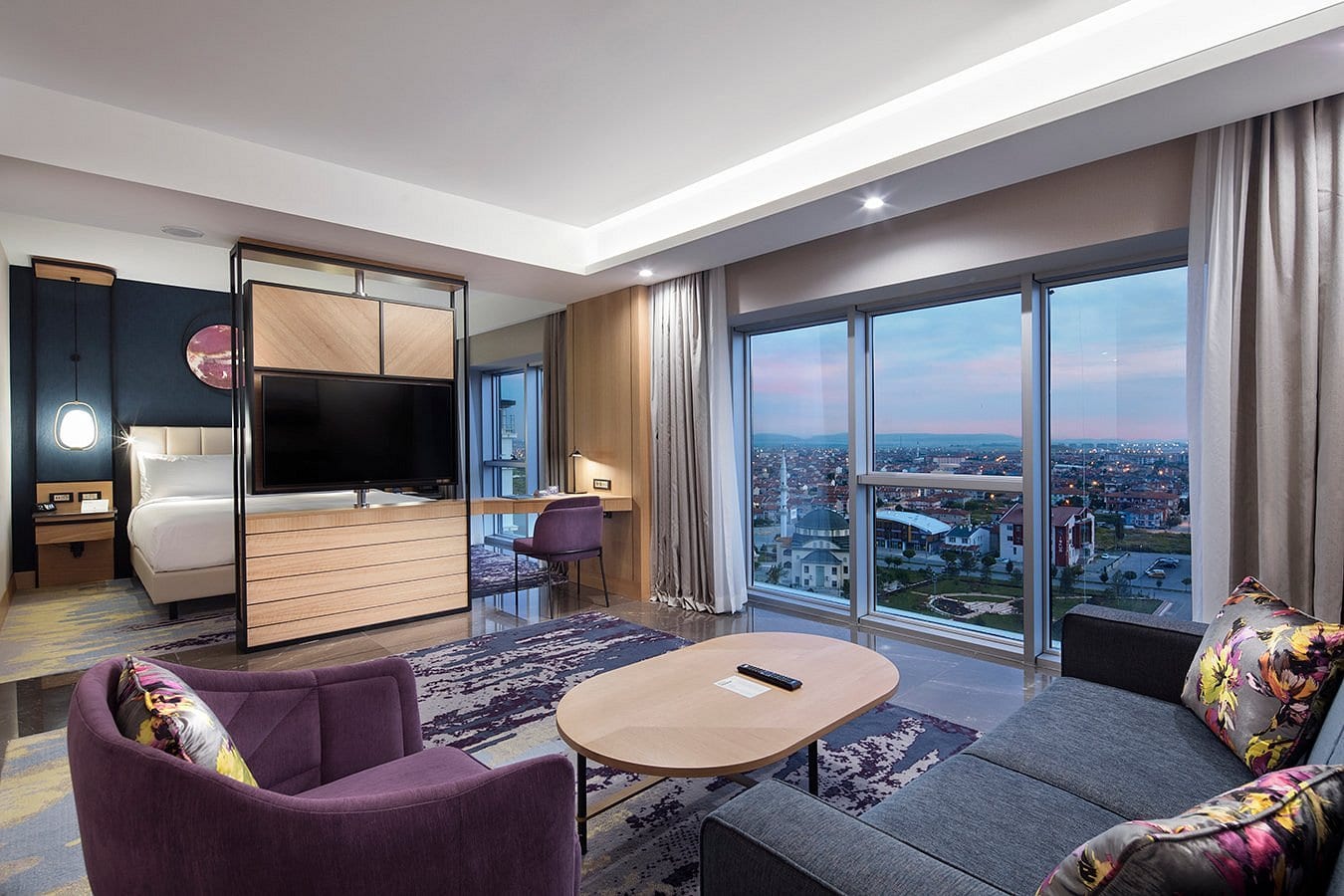 DoubleTree by Hilton Afyonkarahisar suite living section