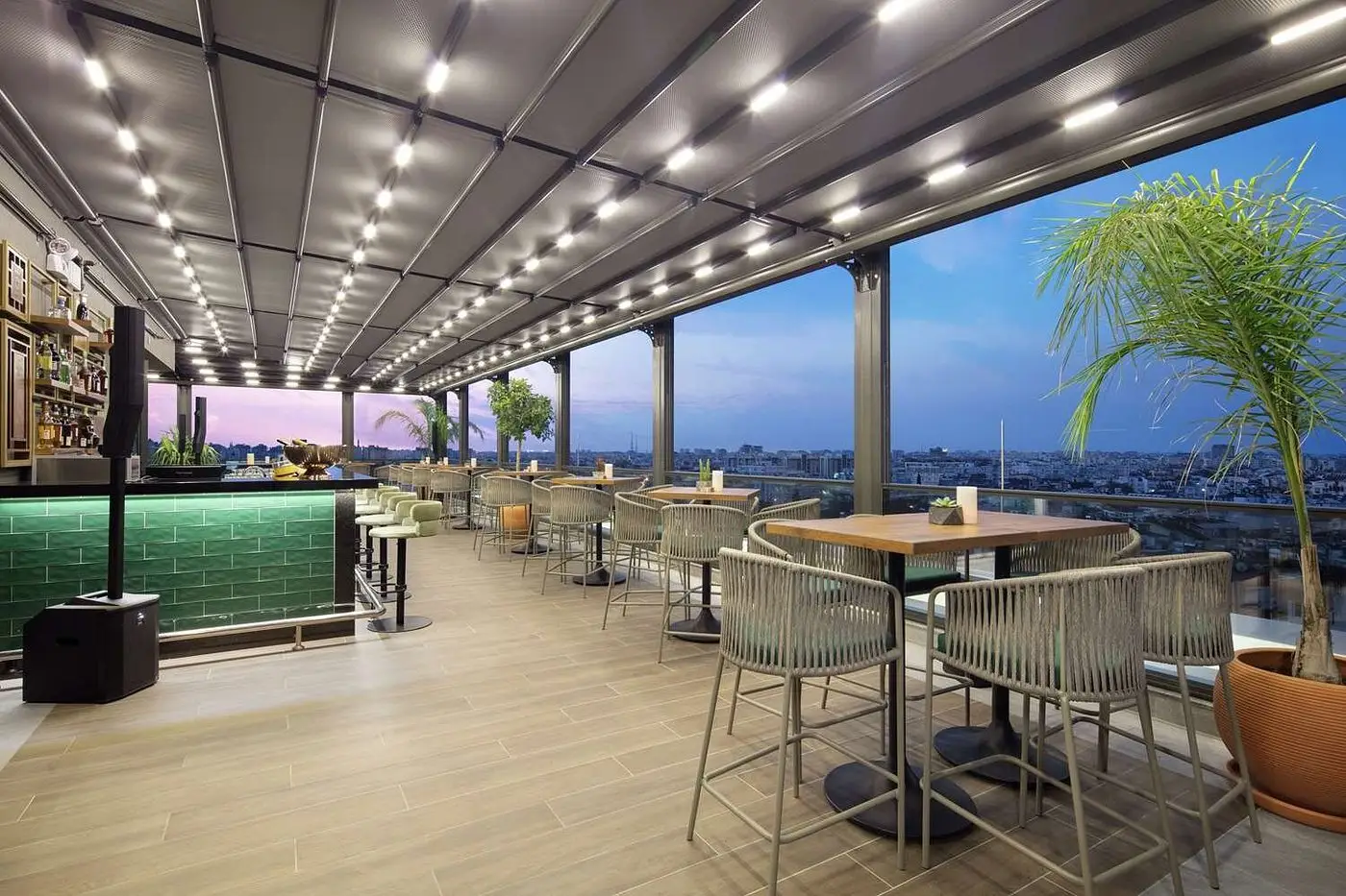 Roof Bar 2 1200x800