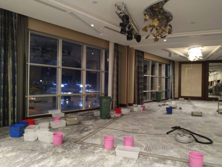 Balo Salonu Su Baskın Görüntüsü