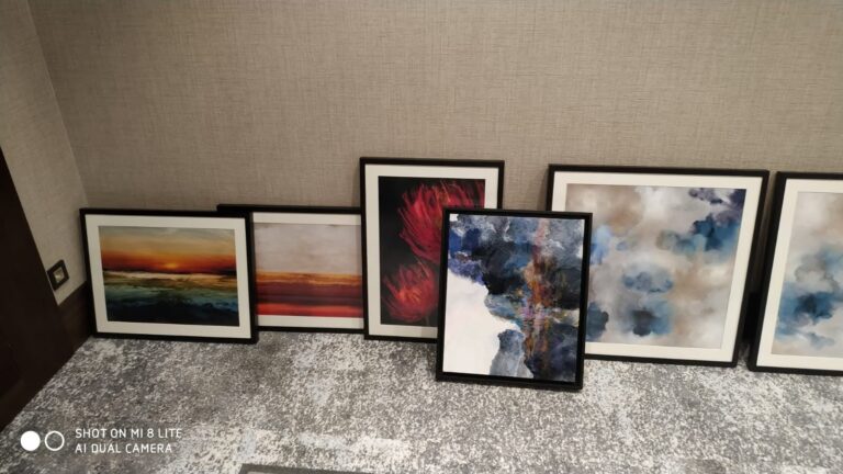 Asılmayı Bekleyen Tablolar